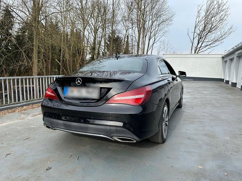 Gebraucht Mercedes CLA200 Urban 136 PS (100 kW) 2017 Schwarz Coupé