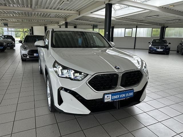 Weiß Gebraucht 2024 BMW X2 Performance SUV | 37.600 € (Superpreis) - Bild 1/4