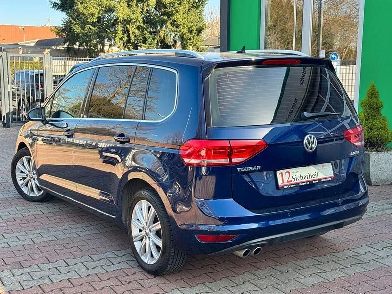 Gebraucht VW Touran Highline 190 PS (139 kW) 2016 Atlantic blue metallic Van / Kleinbus
