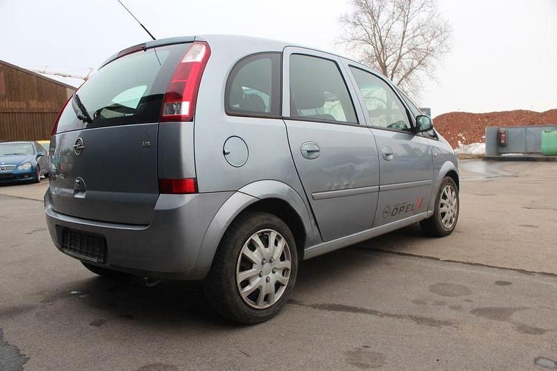 Używany Opel Meriva Edition 101 KM (74 kW) 2005 Srebrny Minivan