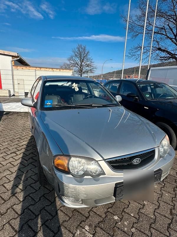 Gebraucht Kia Shuma 114 PS (83 kW) 2004 Grau Kleinwagen