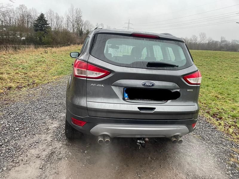 Gebraucht Ford Kuga 149 PS (109 kW) 2013 Grau SUV