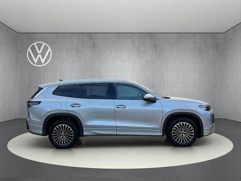 Gebraucht VW Tayron Life 150 PS (110 kW) 2025 Oyster silver metallic SUV