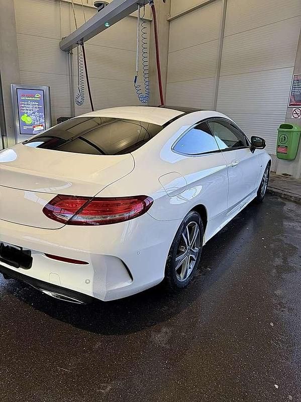 Gebraucht Mercedes C180 Edition 156 PS (114 kW) 2018 Weiß Coupé