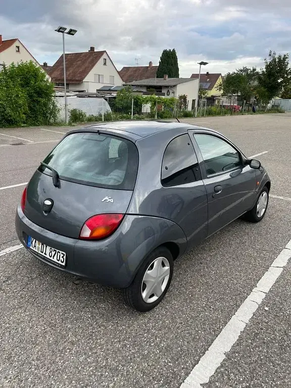 Gebraucht Ford Ka 60 PS (44 kW) 2002 Grau Kleinwagen