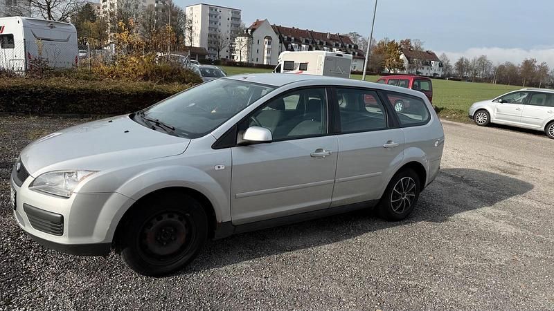 Grau Gebraucht 2007 Ford Focus Kombi | 1.550 € (Fairer Preis) - Bild 1/4