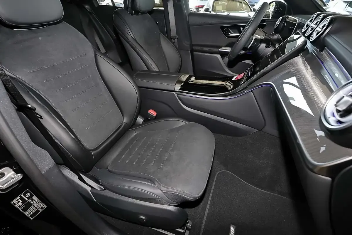 Gebraucht Mercedes GLC450 AMG 367 PS (269 kW) 2025 Metalliclack obsidianschwarz SUV
