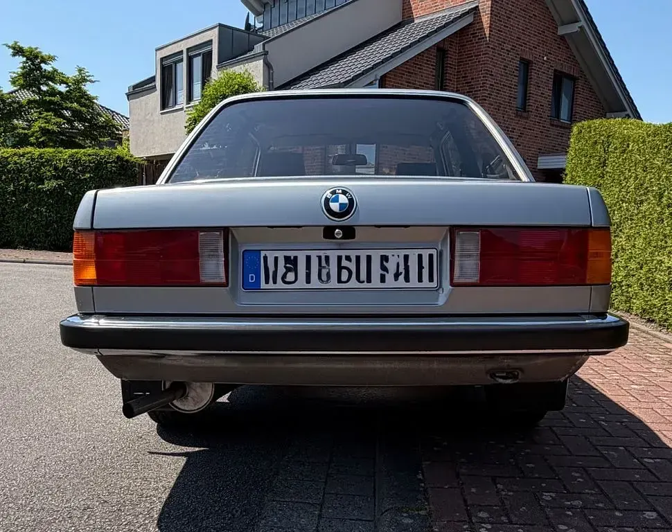 Gebraucht BMW 318 102 PS (75 kW) 1987 Gold Limousine