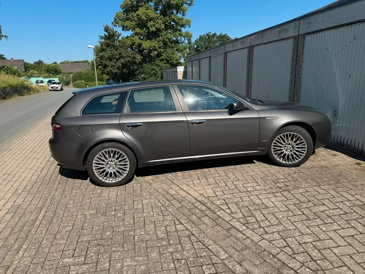 Gebraucht Alfa Romeo 159 140 PS (102 kW) 2008 Grau Kombi
