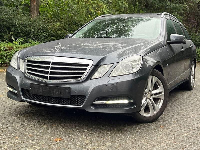 Gebraucht Mercedes E350 265 PS (194 kW) 2011 Grau Kombi