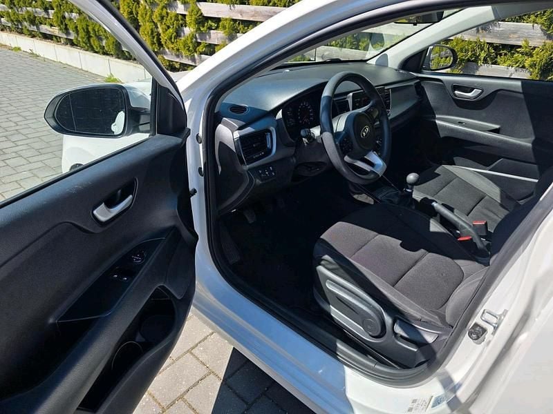 Usata Kia Rio 84 CV (61 kW) 2017 Bianco Station wagon