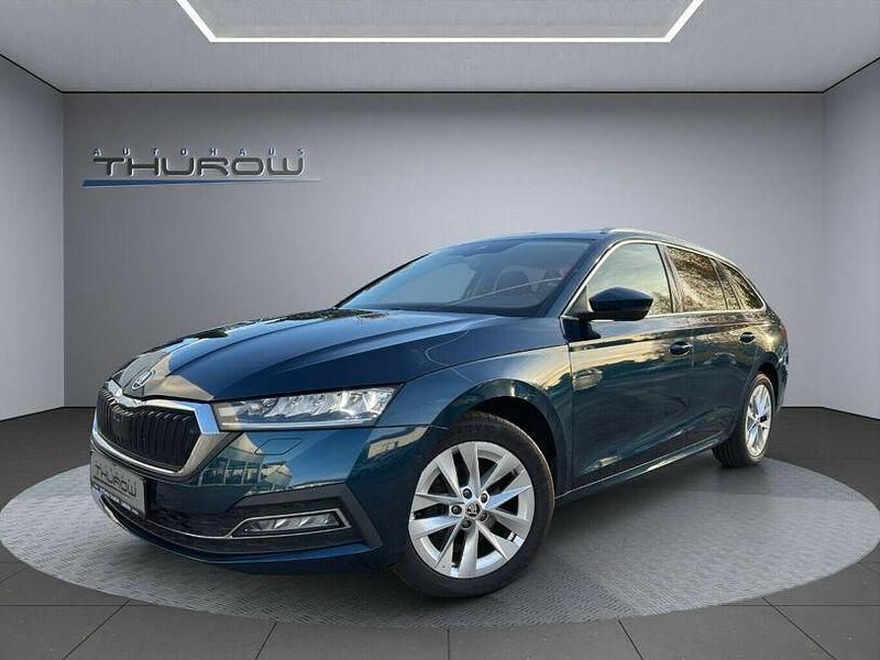Gebraucht Skoda Octavia First Edition 150 PS (110 kW) 2020 Lavablaumetallic Kombi