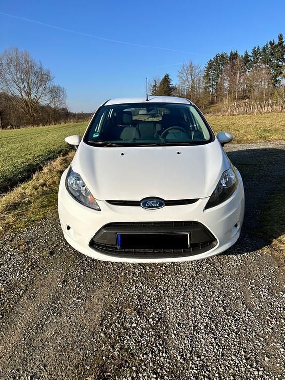 Gebraucht Ford Fiesta Trend 75 PS (55 kW) 2009 Weiß Limousine