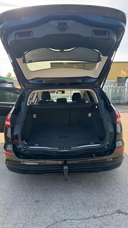 Gebraucht Ford Mondeo Titanium 150 PS (110 kW) 2021 Schwarz Kombi