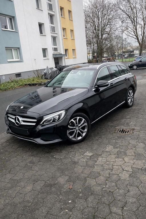 Gebraucht Mercedes C220 170 PS (125 kW) 2016 Schwarz Limousine