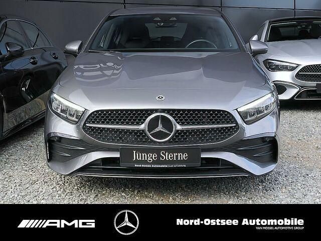 Gebraucht Mercedes A180 AMG 136 PS (100 kW) 2024 Grau metalliclack mountaingrau metallic Limousine