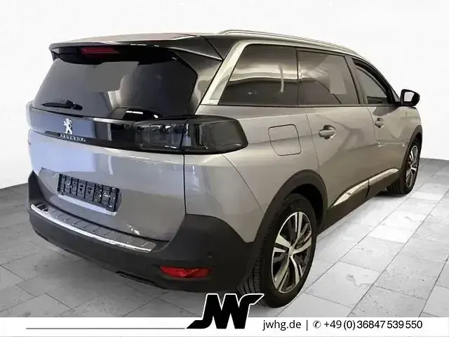Gebraucht Peugeot 5008 131 PS (96 kW) 2022 Grau SUV