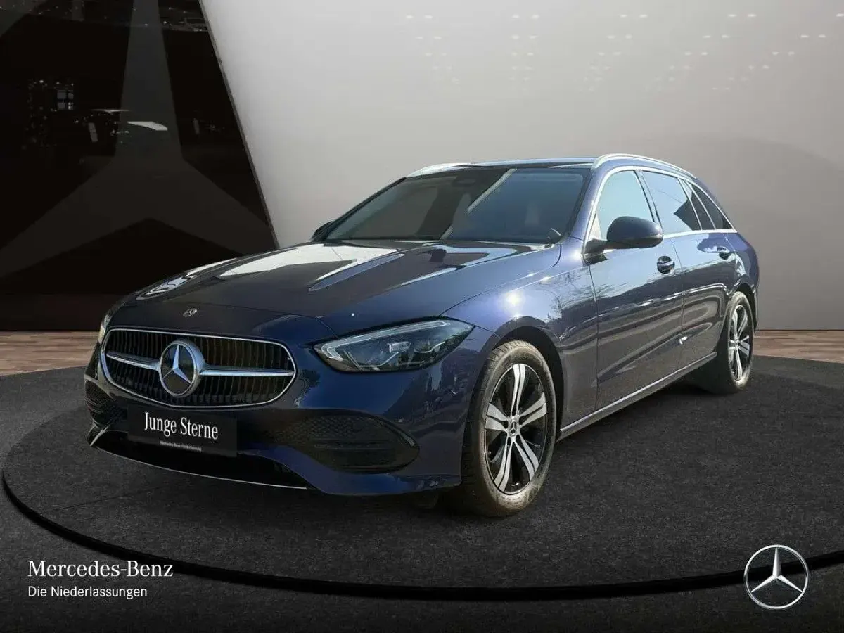 Gebraucht Mercedes C220 Avantgarde 200 PS (147 kW) 2025 Blau Limousine