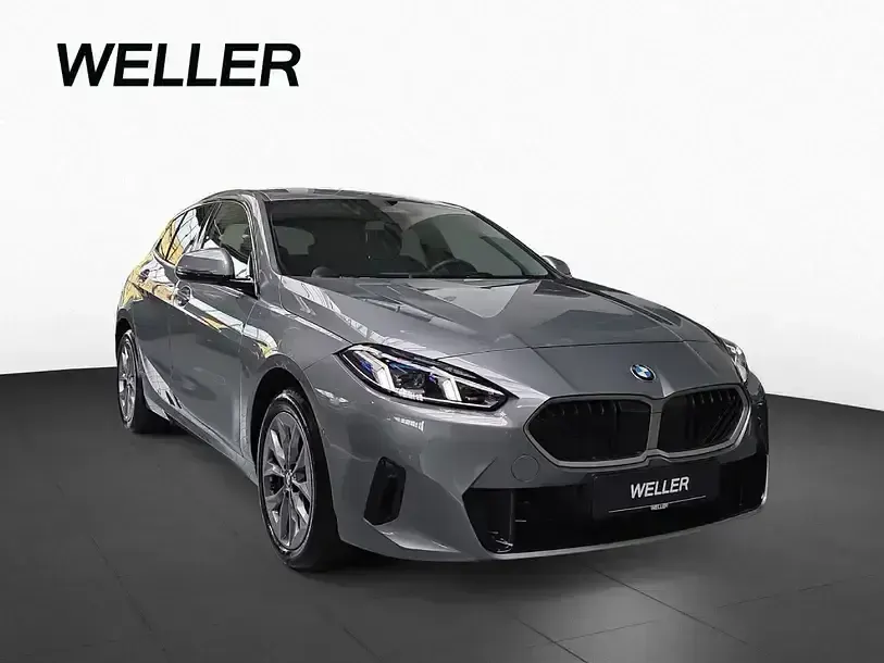Gebraucht BMW 120 Sport Line 163 PS (119 kW) 2025 Skyscraper grau (grau) Kleinwagen