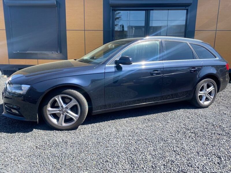 Gebraucht Audi A4 Business 170 PS (125 kW) 2013 Blau Limousine