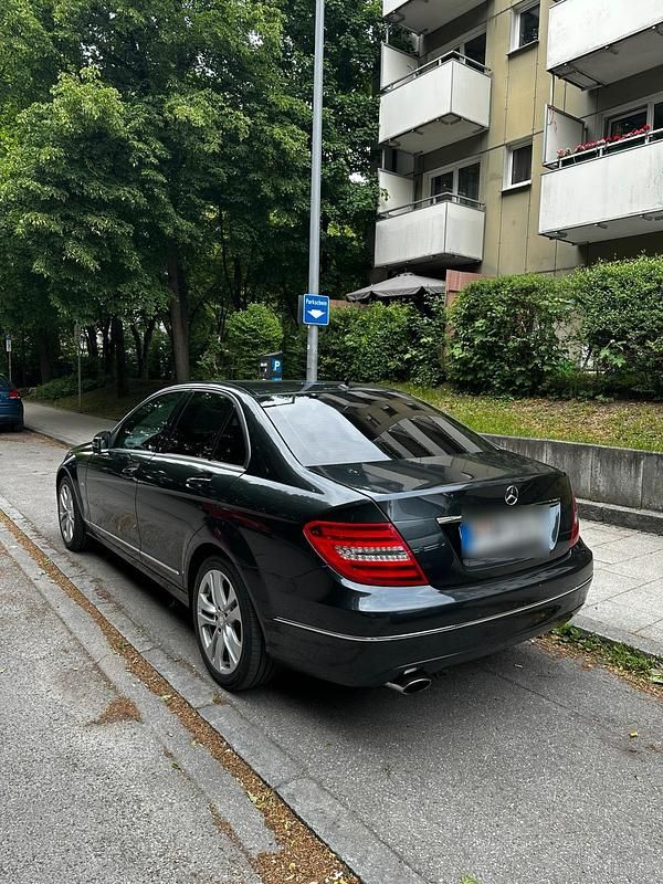 Gebraucht Mercedes C200 187 PS (137 kW) 2011 Schwarz Limousine