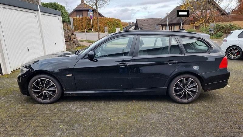 Używany BMW 320 184 KM (135 kW) 2012 Czarny Kombi