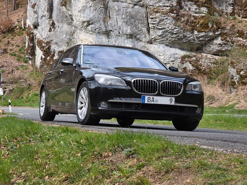 Schwarz Gebraucht 2009 BMW 750L Performance Limousine | 12.700 € (Fairer Preis) - Bild 1/4