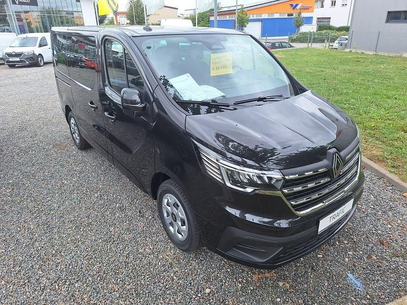 Neu Renault Trafic Evolution 150 PS (110 kW) 2025 Schwarz Van / Kleinbus