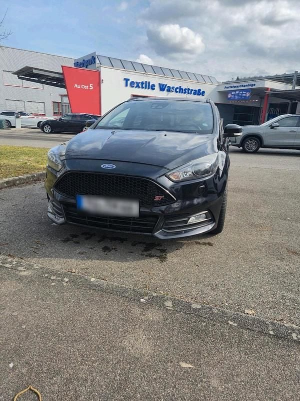 Gebraucht Ford Focus ST 250 PS (183 kW) 2015 Schwarz Kombi