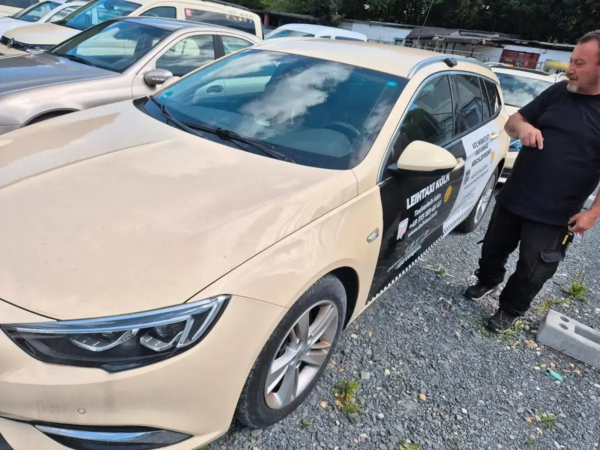 Gebraucht Opel Insignia Exklusiv 170 PS (125 kW) 2018 Gelb Kombi