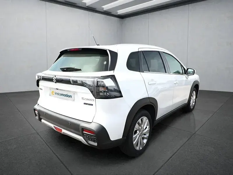 Gebraucht Suzuki SX4 S-Cross 116 PS (85 kW) 2023 Weiß SUV
