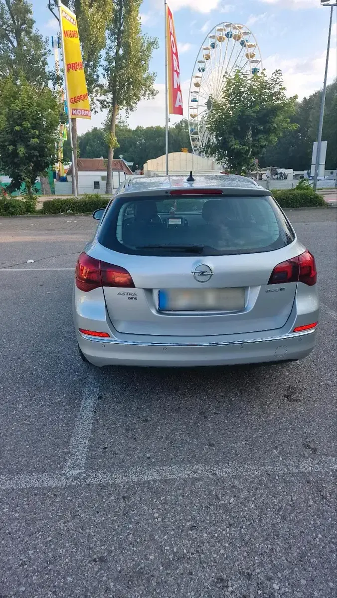Gebraucht Opel Astra 130 PS (95 kW) 2015 Grau Kombi