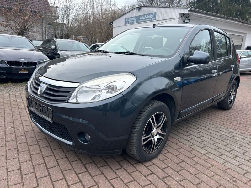 Grau Gebraucht 2010 Dacia Sandero Lauréate Kleinwagen | 1.990 € (Guter Preis) - Bild 1/4