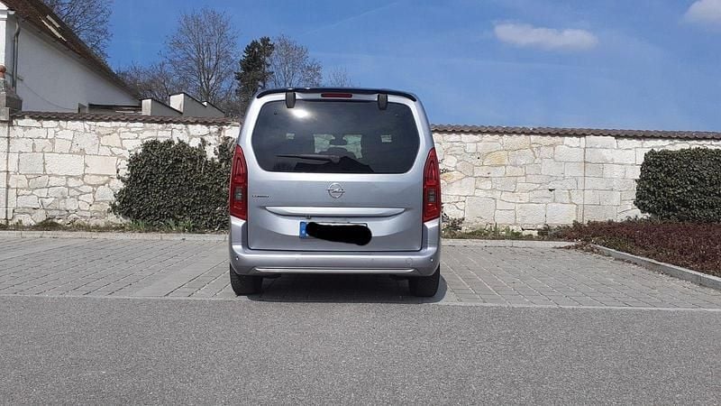 Gebraucht Opel Combo Life 131 PS (96 kW) 2022 Silber Van / Kleinbus