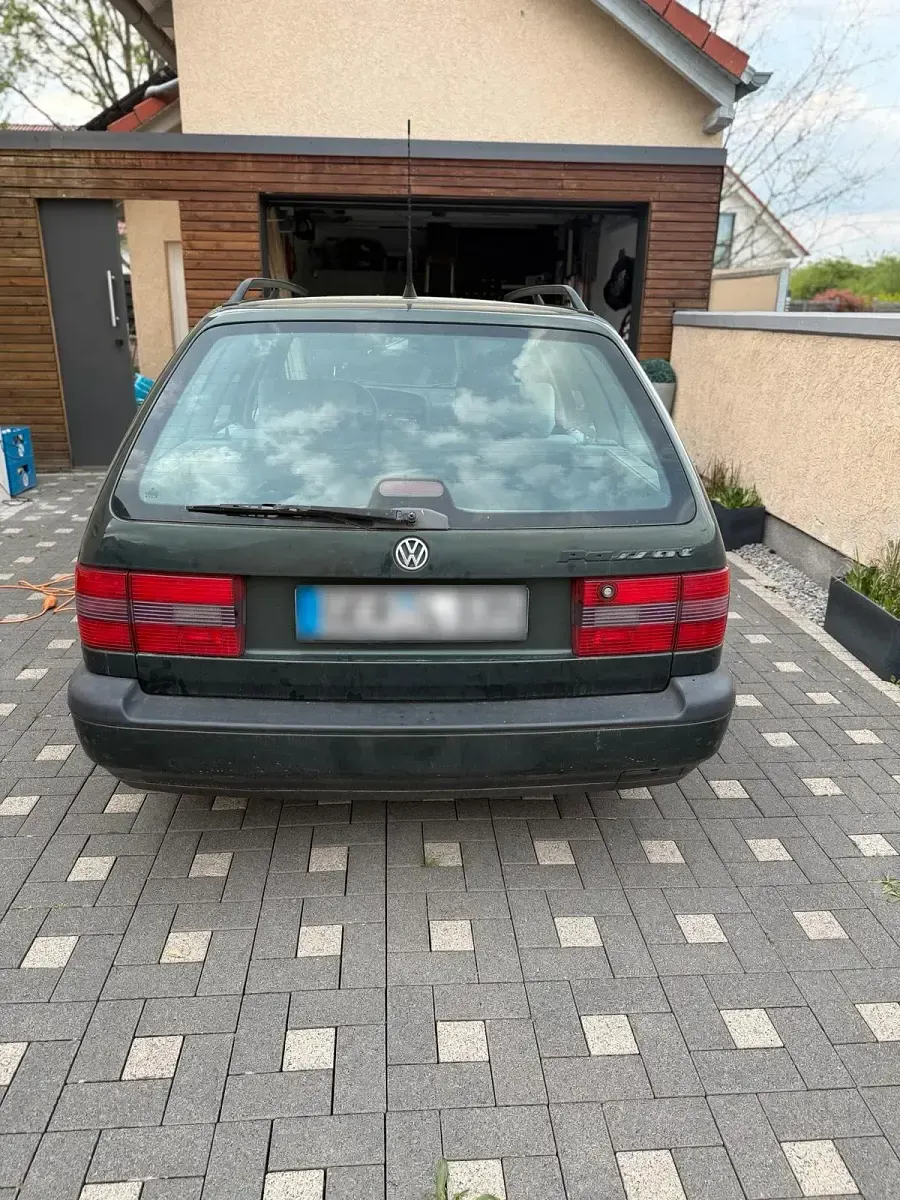 Gebraucht VW Passat 115 PS (84 kW) 1996 Grün Kombi
