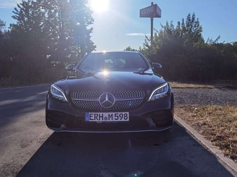 Schwarz Gebraucht 2021 Mercedes C180 Limousine | 25.999 € (Guter Preis) - Bild 1/4
