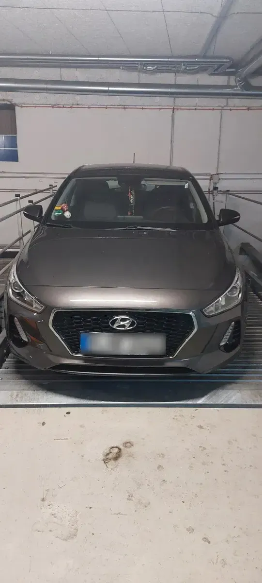 Gebraucht Hyundai i30 101 PS (74 kW) 2018 Braun Limousine