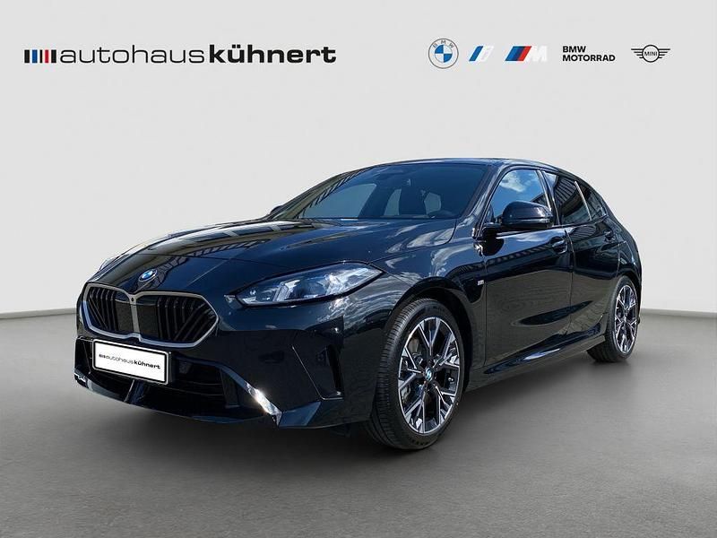Black sapphire metallic Gebraucht 2024 BMW 120 M Sport Kleinwagen | 37.885 € (Fairer Preis) - Bild 1/4