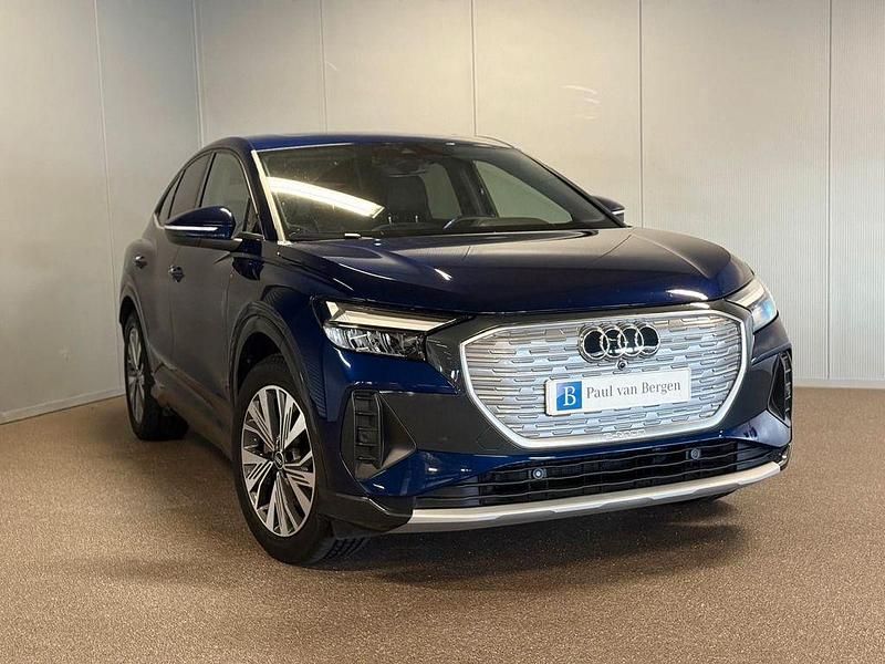 Blau Gebraucht 2021 Audi Q4 Sportback e-tron SUV | 29.450 € (Fairer Preis) - Bild 1/4