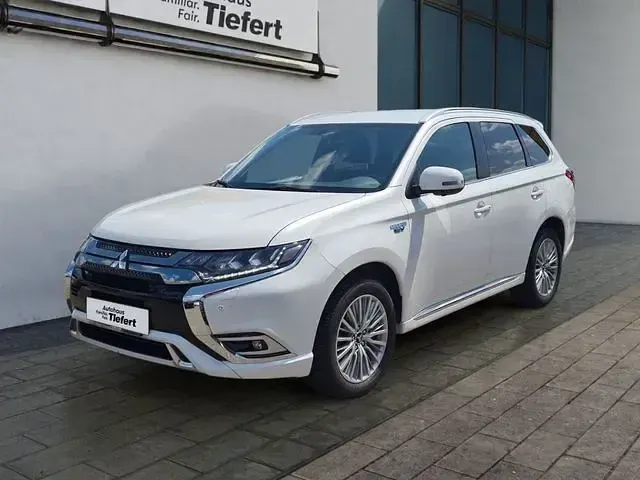 Gebraucht Mitsubishi Outlander P-HEV Diamant Edition 224 PS (164 kW) 2020 SUV