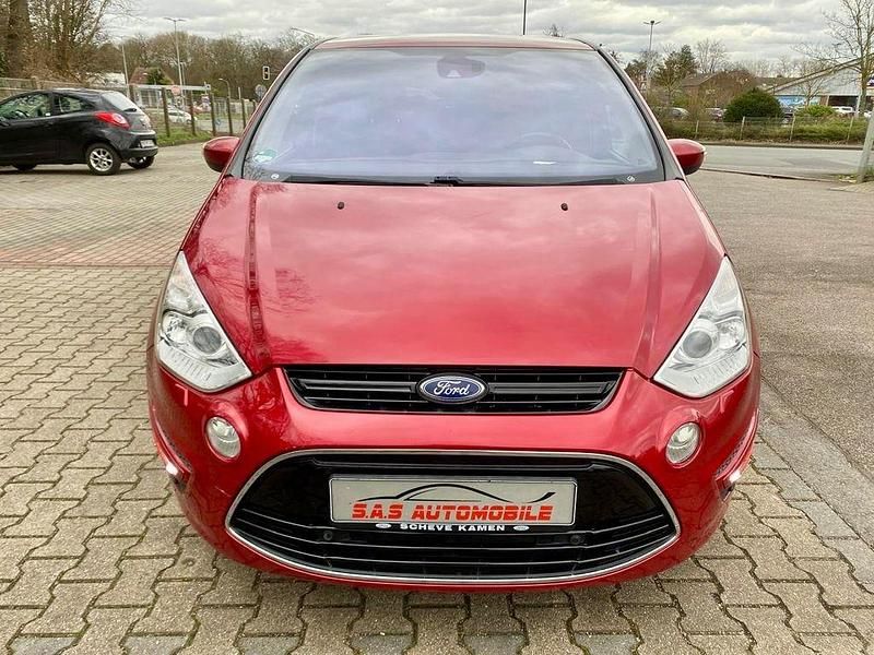 Gebraucht Ford S-MAX Titanium 140 PS (102 kW) 2013 Rot Van / Kleinbus