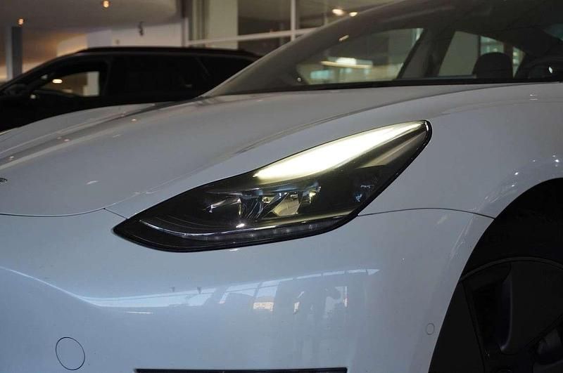 Gebraucht Tesla Model 3 366 kW (498 PS) 2022 Pearl white multicoat Limousine