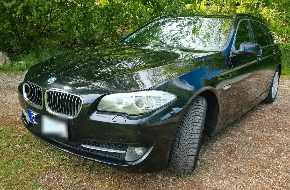 Gebraucht BMW 530 245 PS (180 kW) 2010 Schwarz Kombi
