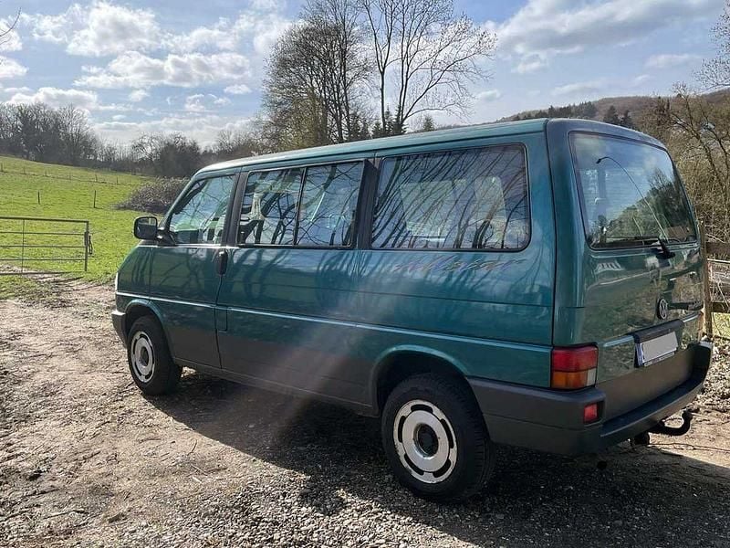 Second-hand VW T4 77 CP (56 kW) 1993 Verde Van