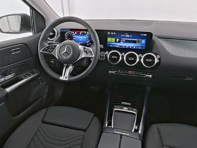 Gebraucht Mercedes B200 163 PS (119 kW) 2024 Kleinwagen
