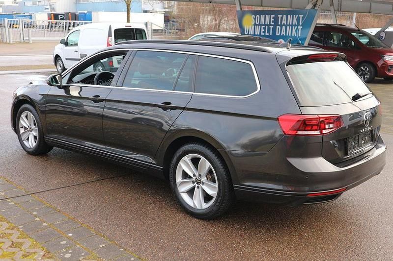 Gebraucht VW Passat Business 200 PS (147 kW) 2023 Grau Kombi