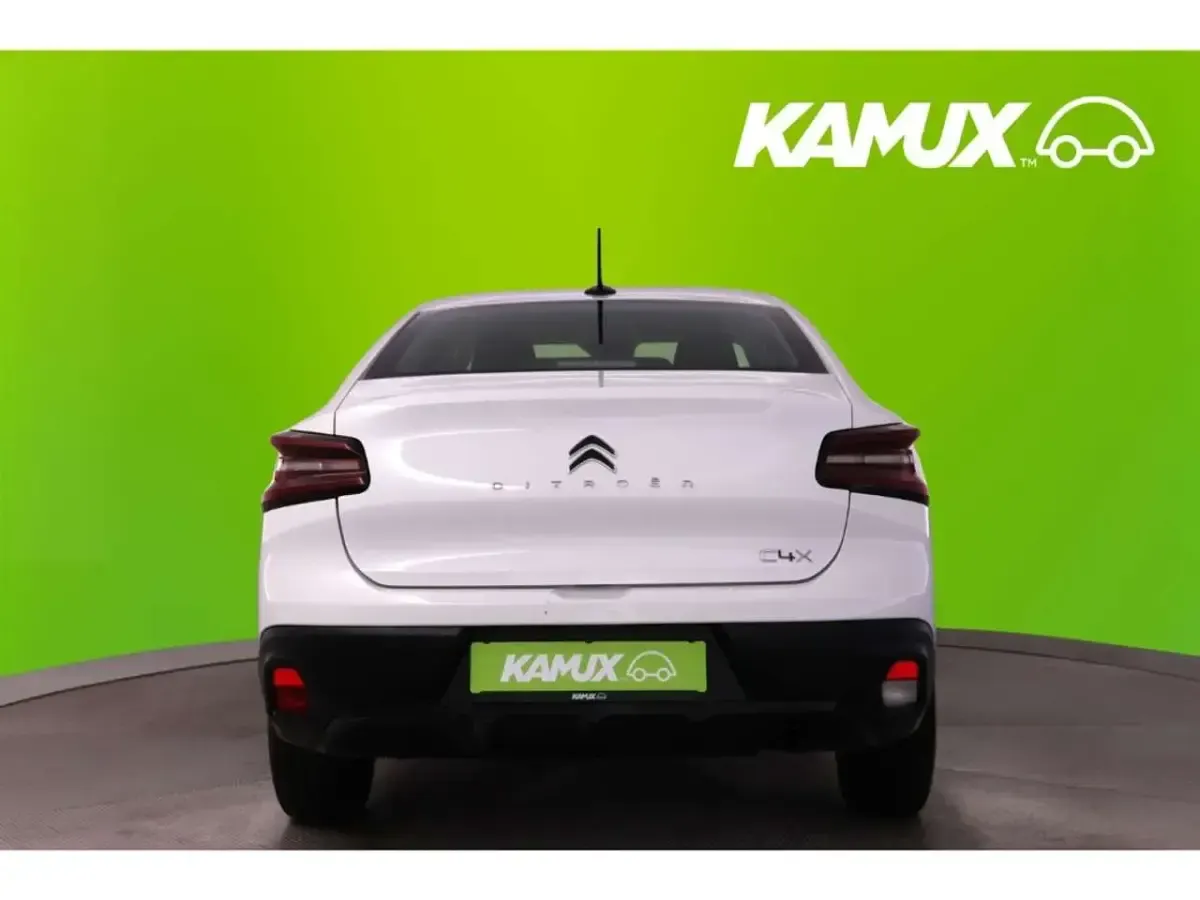 Gebraucht Citroën C4 PureTech 101 PS (74 kW) 2024 Banquise white paint/standard SUV
