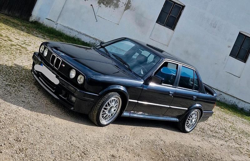 Gebraucht BMW 325 170 PS (125 kW) 1989 Schwarz Limousine
