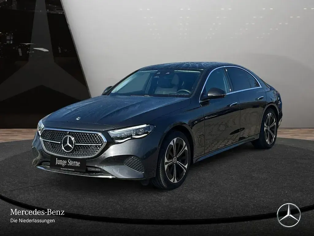Second-hand Mercedes E300 Avantgarde 204 CP (150 kW) 2025 Gri Berlinǎ