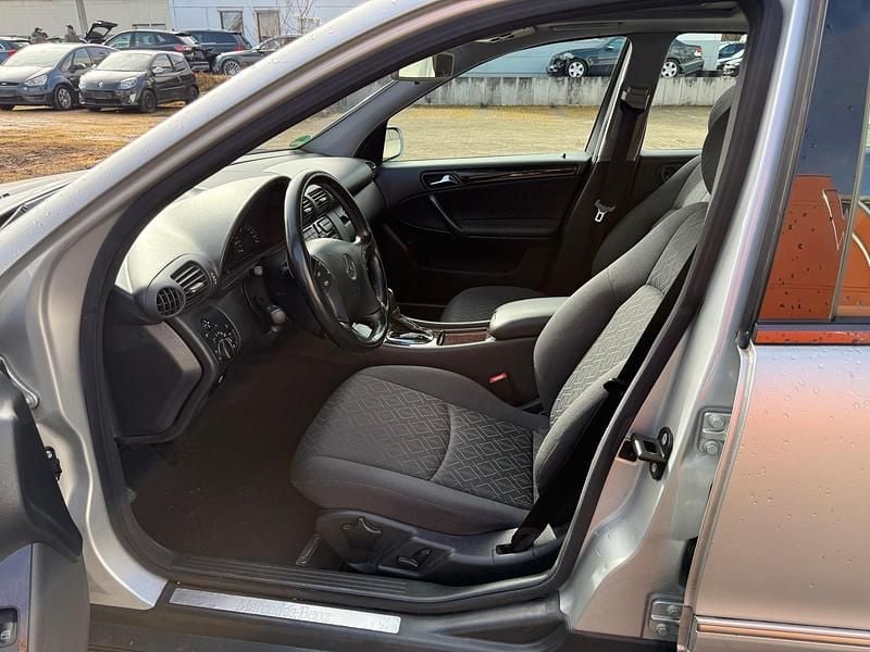 Gebraucht Mercedes C200 116 PS (85 kW) 2002 Silber Limousine
